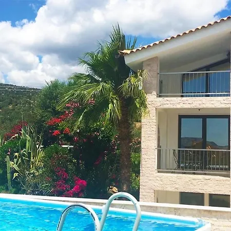 In Ermioni Mit Grill, Gemeinschaftlichem Pool Und Terrasse Casa vacanze