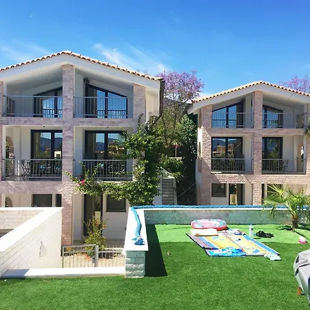 In Ermioni Mit Grill, Gemeinschaftlichem Pool Und Terrasse