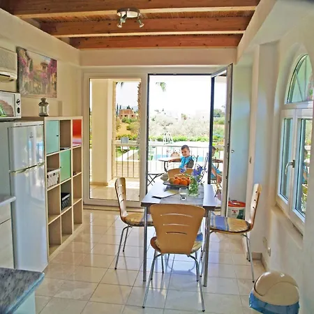 In Ermioni Mit Grill, Gemeinschaftlichem Pool Und Terrasse Dom wakacyjny *